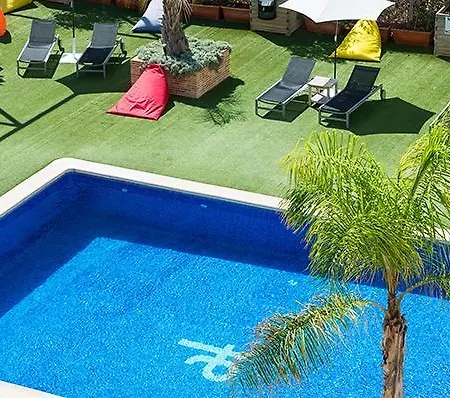 Отель Port Feria 4*