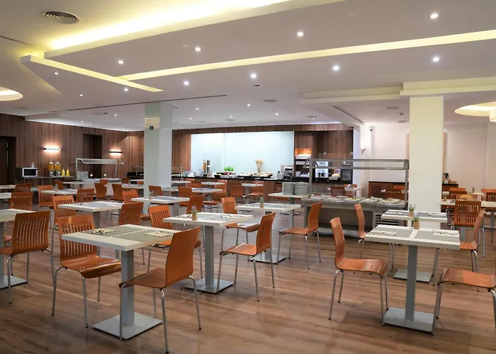 Port Feria 酒店 4*