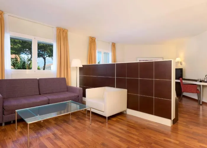 Port Feria 酒店 4*