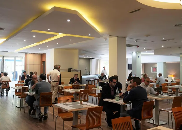 Port Feria Hotel